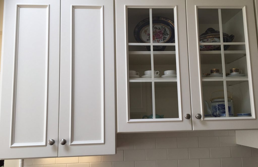 cleaning white cabinets