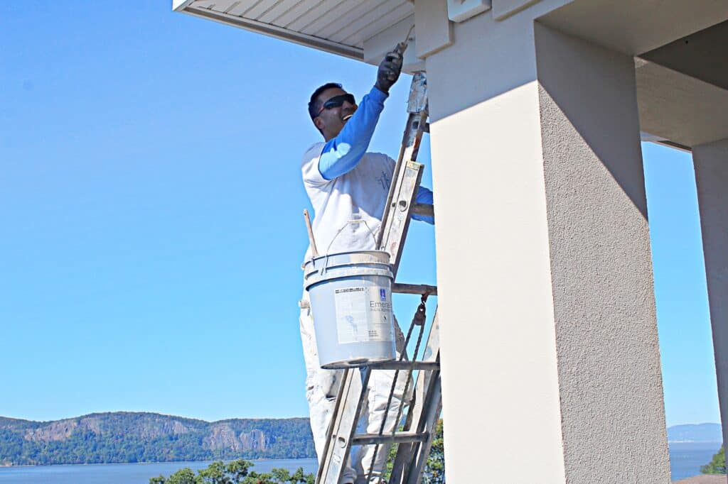 best season for exterior painting